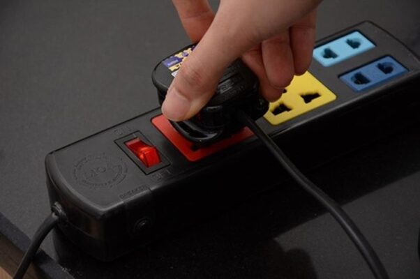 Kiểm tra kết nối điện